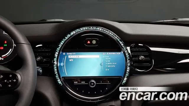 Mini Cooper 2024 Жемчужный цвет из Кореи, фото 5