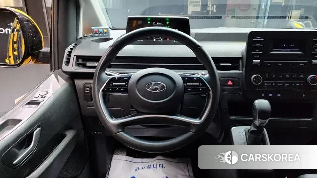 Hyundai Staria 2023 Желтый из Кореи, фото 5