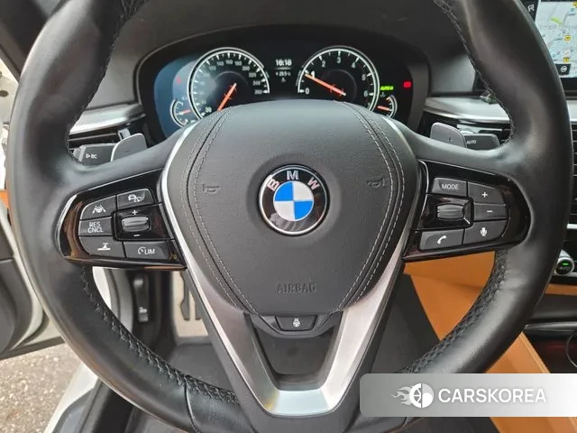 BMW 5 Series (G30) 2018 Белый из Кореи, фото 5