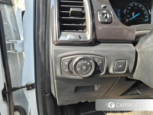 Ford Ranger 3rd Generation 2021 Белый из Кореи, фото 5