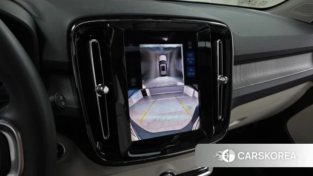 Volvo XC40 2023 Белый из Кореи, фото 5