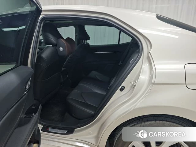Toyota Camry 2023 Серебристо-серый из Китая, фото 5