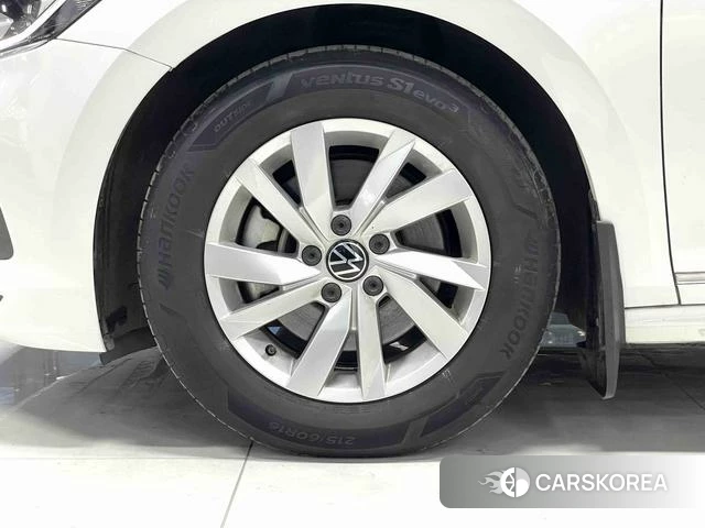 Volkswagen Passat 2022 Белый из Китая, фото 5
