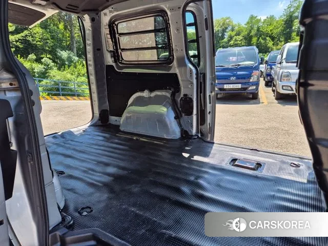 Hyundai Staria 2022 Серебряный из Кореи, фото 5