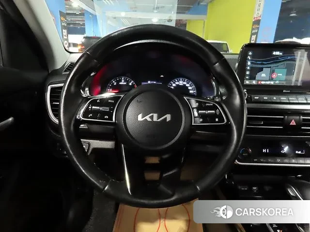 Kia Seltos 2021 Серый из Кореи, фото 5