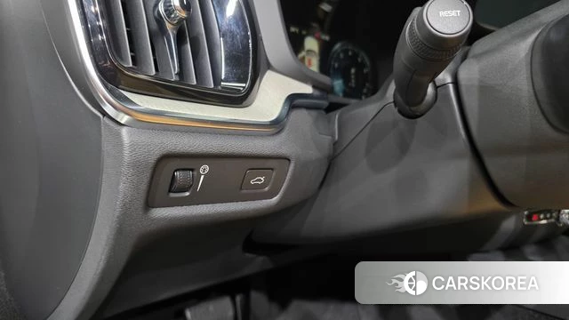 Volvo V60 Cross-Country 2nd Generation 2019 Серебристо-серый из Кореи, фото 5