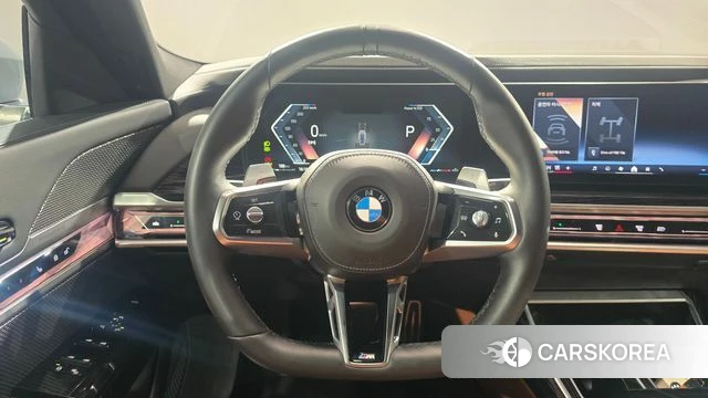 BMW 7 Series (G70) 2025 Небесно-голубой из Кореи, фото 5