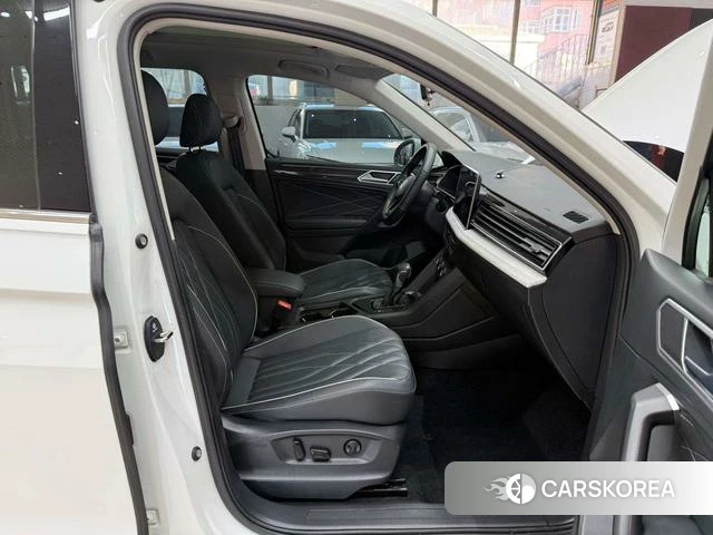 Volkswagen Tiguan L 2023 Белый из Китая, фото 5
