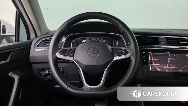 Volkswagen Tiguan second Generation 2021 Белый из Кореи, фото 5