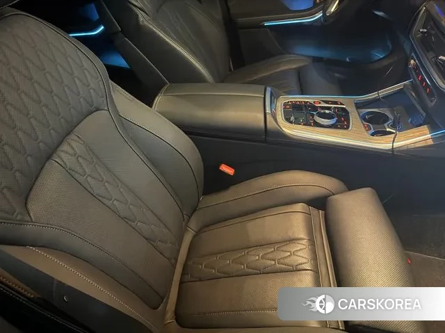 BMW X7 (G07) 2024 Черный из Кореи, фото 5