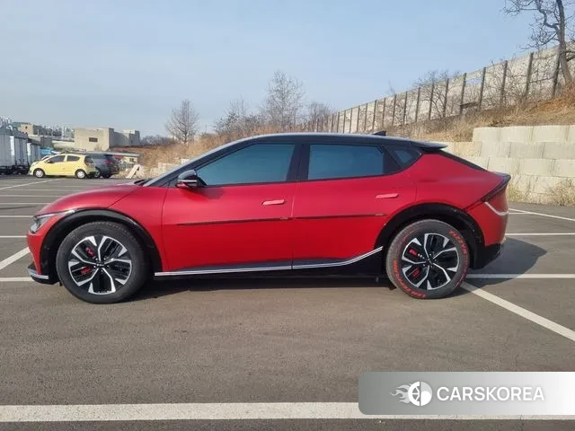 Kia EV6 2022 Красный из Кореи, фото 5