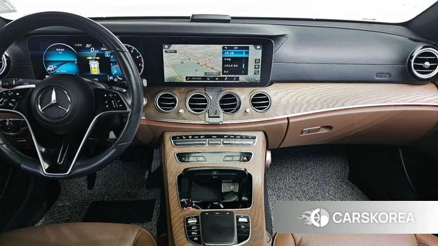 Mercedes-Benz E-Class W213 2023 Белый из Кореи, фото 5