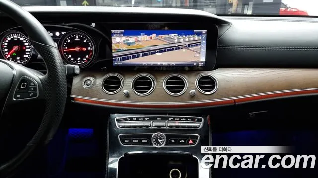 Mercedes-Benz E-Class W213 2018 Серебряный из Кореи, фото 5