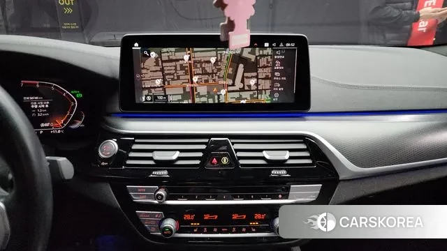 BMW 5 Series (G30) 2022 Белый из Кореи, фото 5