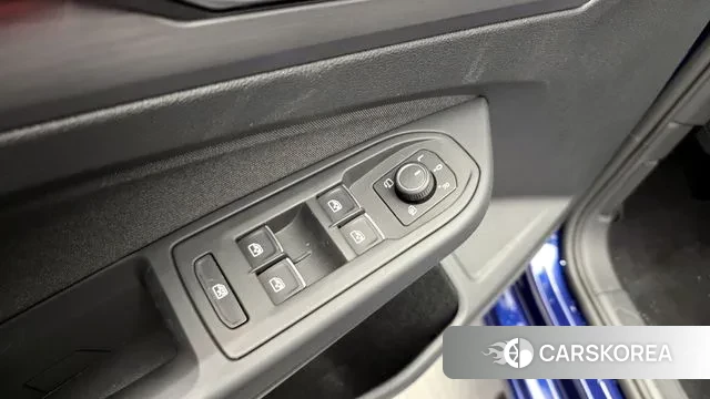 Volkswagen Golf 8th Generation 2022 Синий из Кореи, фото 5