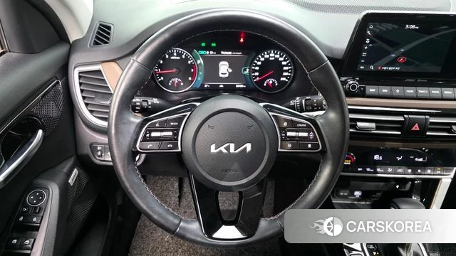 Kia Seltos 2022 Белый из Кореи, фото 5