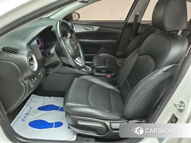 Kia The New K3 2nd generation 2021 Белый из Кореи, фото 5