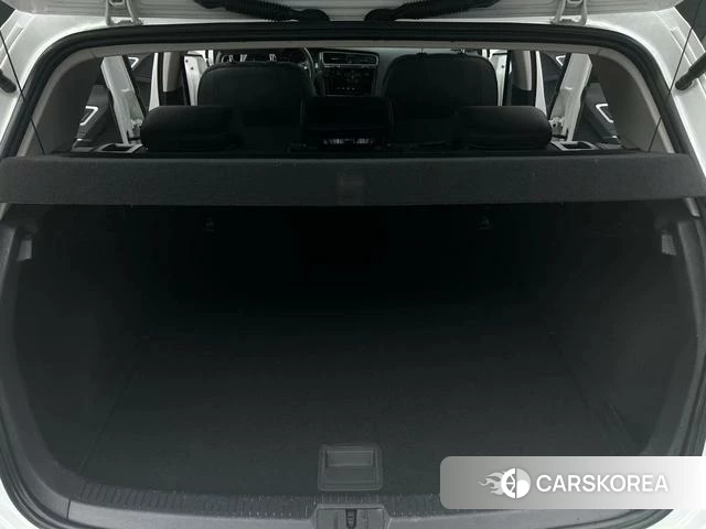 Volkswagen Golf*pure electricity 2021 Белый из Китая, фото 5