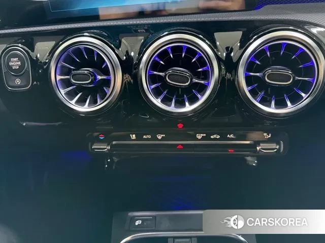 Mercedes-Benz A-Class W177 2021 Белый из Кореи, фото 5