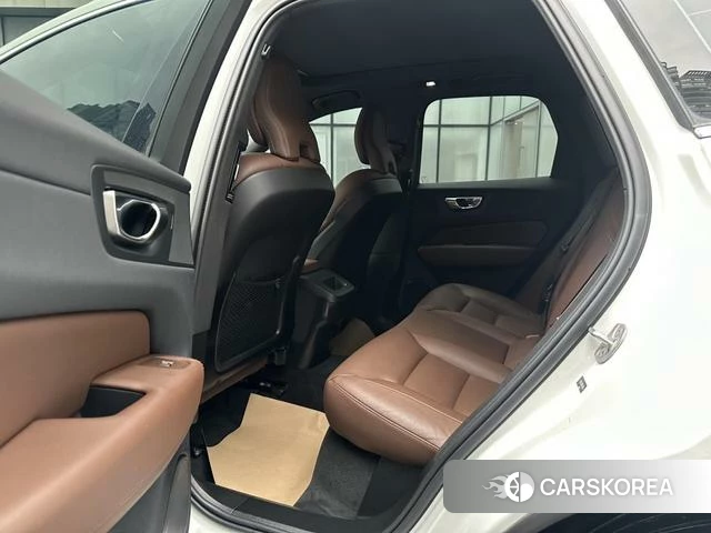 Volvo XC60 2024 Белый из Китая, фото 5