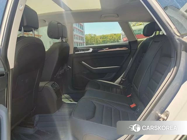 Volkswagen CC 2023 Зеленый из Китая, фото 5