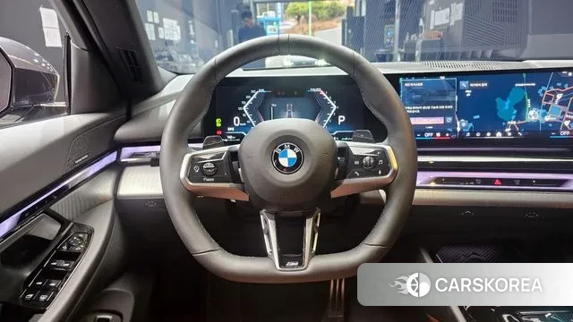 BMW 5 Series (G60) 2025 Серый из Кореи, фото 5