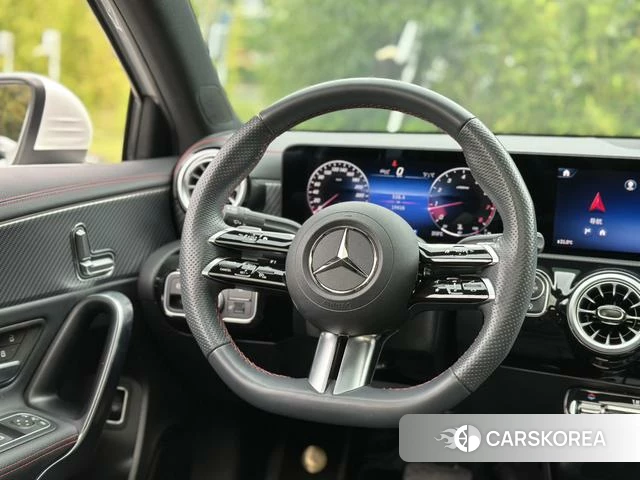 Mercedes-Benz Class A 2024 Белый из Китая, фото 5