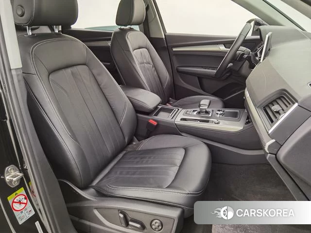 Audi Q5L 2021 Черный из Китая, фото 5