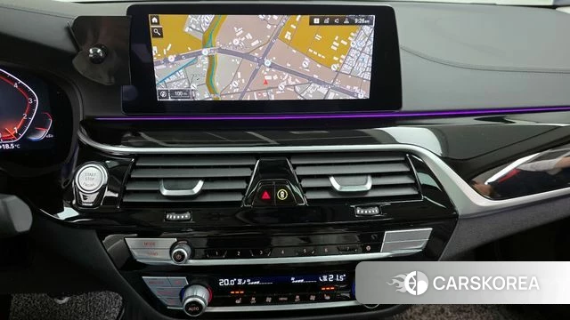 BMW 5 Series (G30) 2020 Белый из Кореи, фото 5