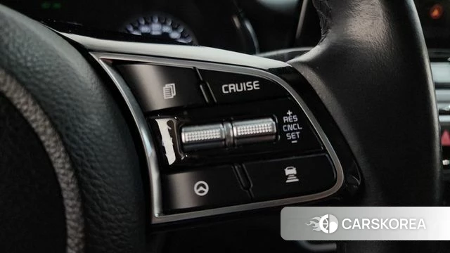 Kia Seltos 2021 Серебристо-серый из Кореи, фото 5