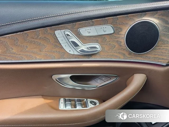 Mercedes-Benz E-Class W213 2022 Черный из Кореи, фото 5