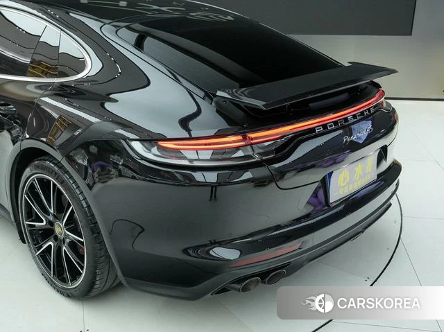 Porsche Panamera 2023 Черный из Китая, фото 5
