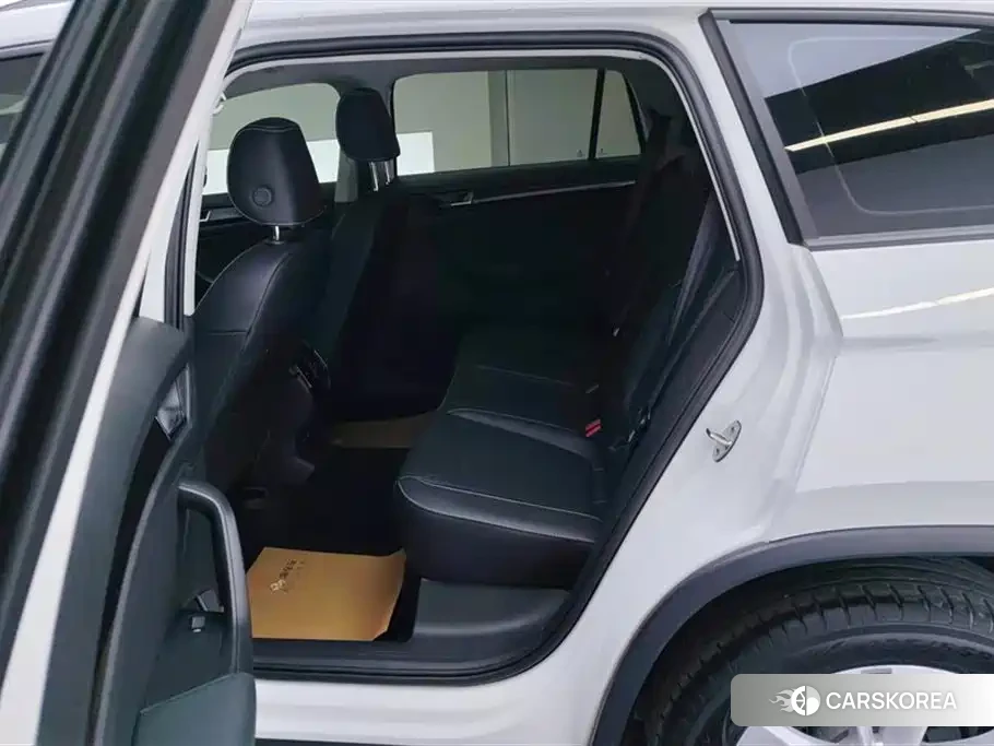 Skoda Kodiak 2024 Белый из Китая, фото 5