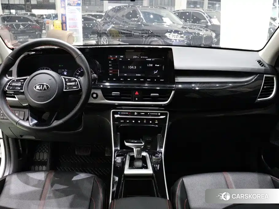 Kia KX3 2022 Белый из Китая, фото 5