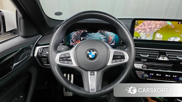 BMW 5 Series (G30) 2021 Белый из Кореи, фото 5