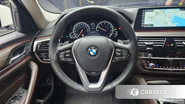 BMW 5 Series (G30) 2018 Белый из Кореи, фото 5