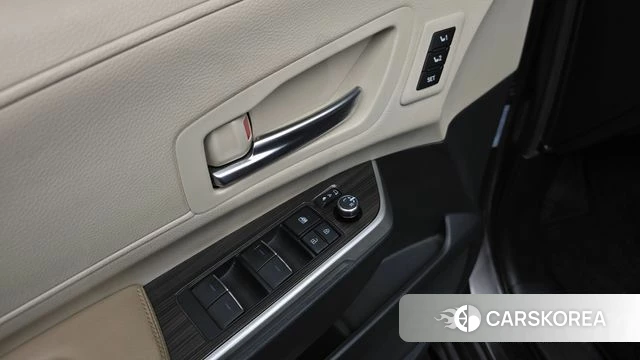 Toyota Sienna 4th Generation 2021 Серый из Кореи, фото 5