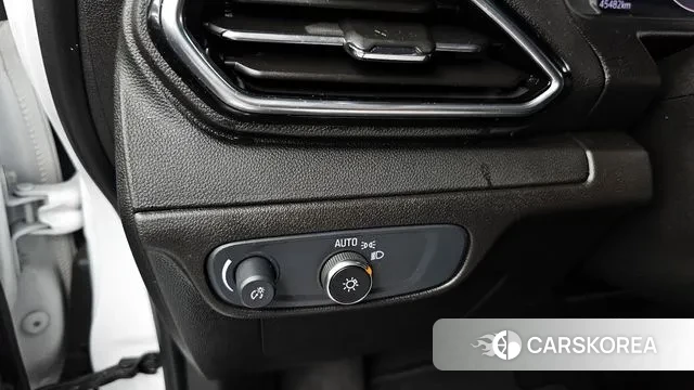Chevrolet (GM Daewoo) New Bolt EV 2022 Белый из Кореи, фото 5