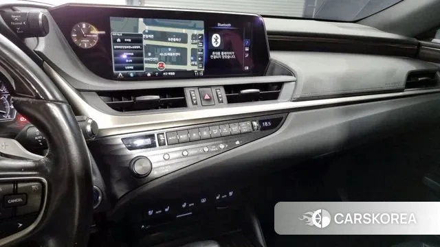 Lexus ES300h 7th generation 2018 Серебристо-серый из Кореи, фото 5