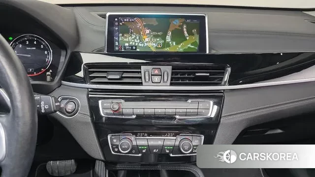 BMW X1 (F48) 2022 Черный из Кореи, фото 5