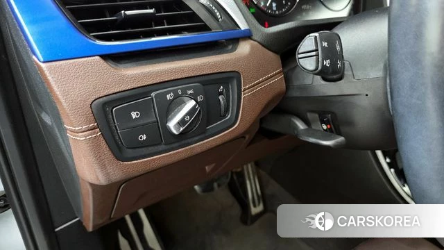 BMW X2 (F39) 2023 Светло-серебряный цвет из Кореи, фото 5