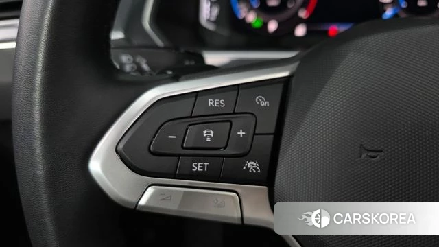 Volkswagen Tiguan second Generation 2022 Белый из Кореи, фото 5