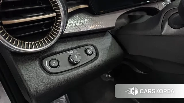 Chevrolet (GM Daewoo) Trax Crossover 2024 Белый из Кореи, фото 5