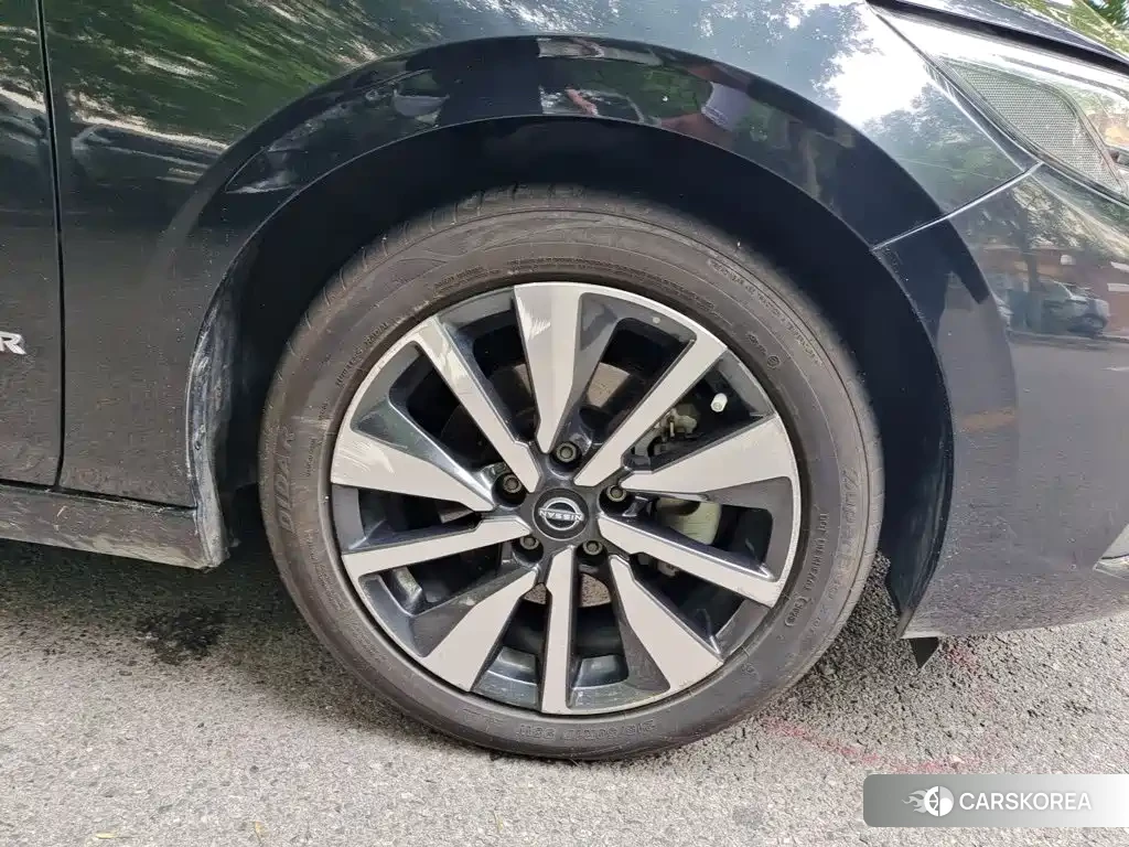 Nissan Sylphy 2024 Черный из Китая, фото 5