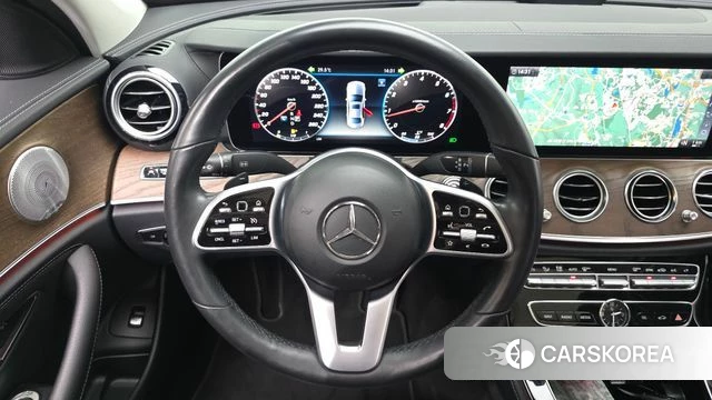 Mercedes-Benz E-Class W213 2019 Белый из Кореи, фото 5