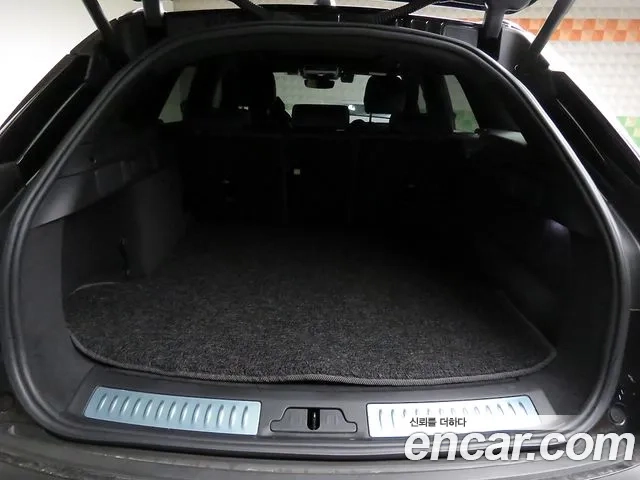 Land Rover Range Rover Velar 2023 Черный из Кореи, фото 5