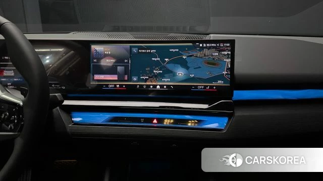 BMW 5 Series (G60) 2025 Белый из Кореи, фото 5