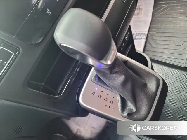 Hyundai Staria 2022 Белый из Кореи, фото 5