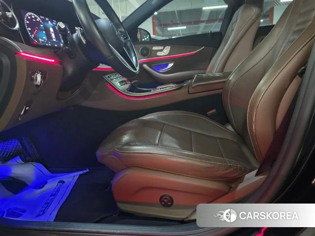 Mercedes-Benz E-Class W213 2021 Черный из Кореи, фото 5