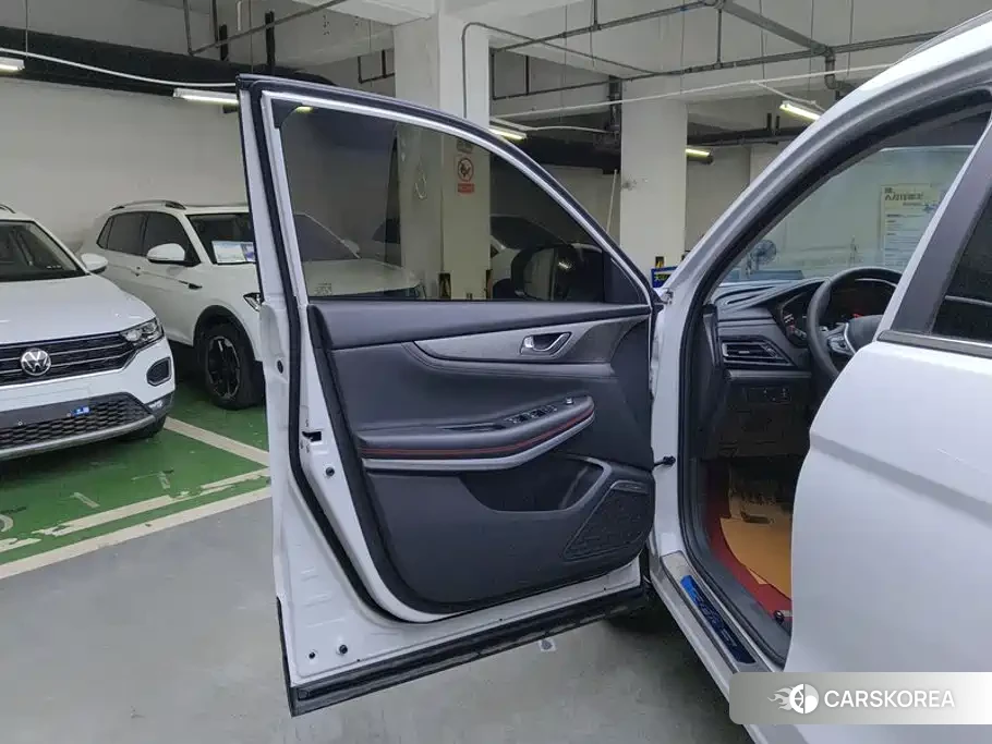 Chang'an CS75 2025 Белый из Китая, фото 5